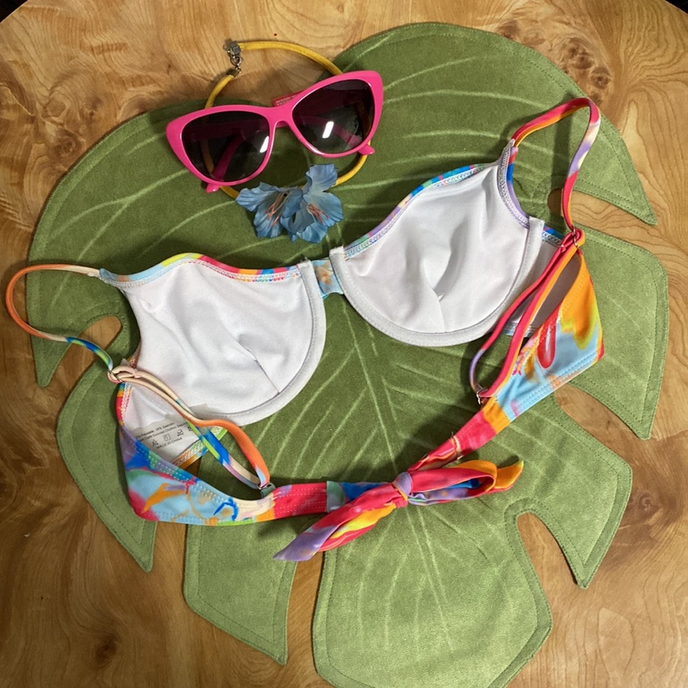 Cute String Bikini - Picture 4 of 4